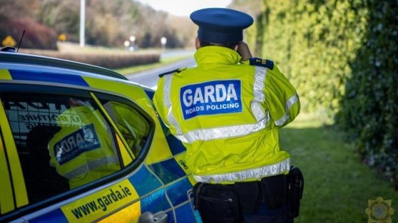 Traffic lights ‘damaged’ following late-night Buncrana collision