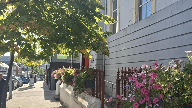 Carn man drove his van onto wrong side of road, forcing oncoming vehicle to stop