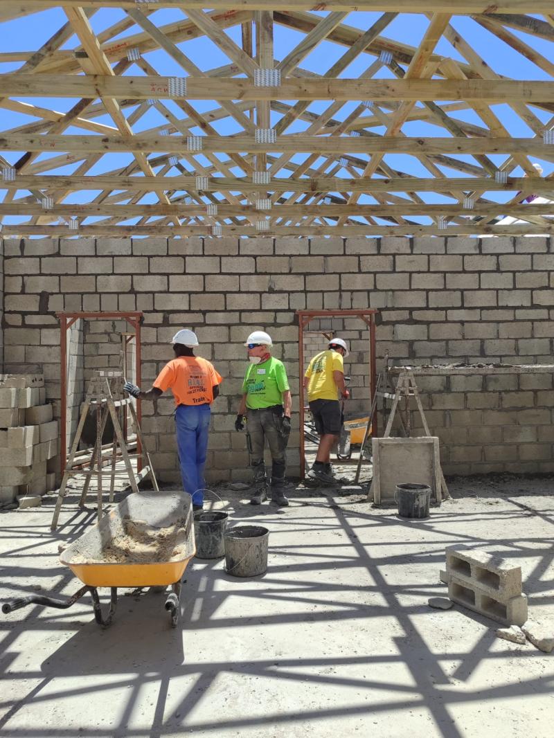 Two Leitrim men travel to Cape Town to help build school