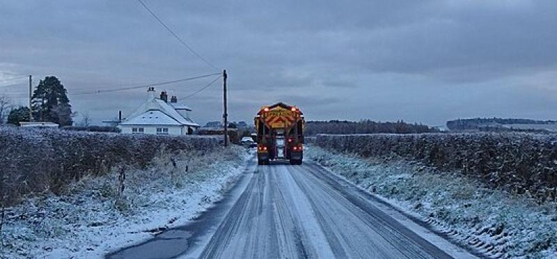 Council workers criticised for &lsquo;stopping short&rsquo; at Clare&ndash;Galway boundary amid safety concerns