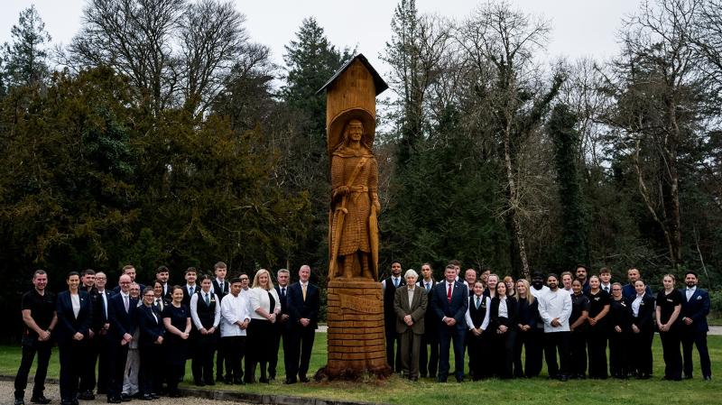 Wood carving of Red Hugh O&rsquo;Donnell unveiled at Lough Eske Castle