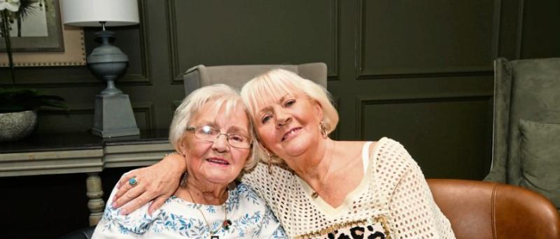 Mary Nelis pictured with her sister Anna McHugh at her 90th birthday celebrations in the Ebrington Hotel. PHOTO: Keith Moore, nwpresspics. 