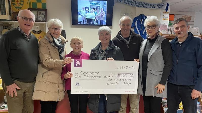 Twin Towns Concern Support Group receives &euro;1,000 from  All-Seasons Charity Shop