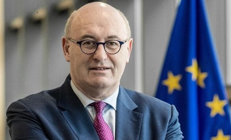 Phil Hogan resigns as EU Trade Commissioner following #GolfGate controversy
