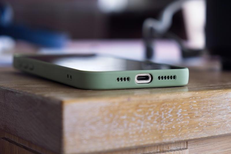 Tipperary event guides parents on raising teens addicted to screens