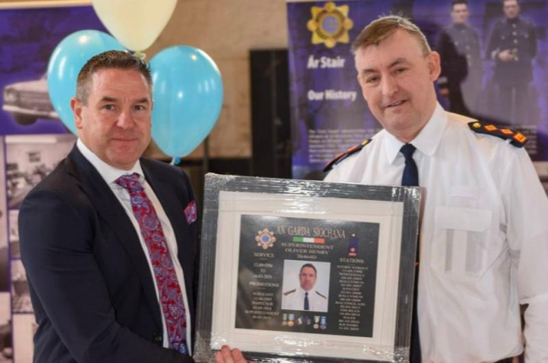Colleagues and friends from An Garda S&iacute;och&aacute;na gathered in Newbridge last week to mark the retirement of Superintendent Oliver Henry 