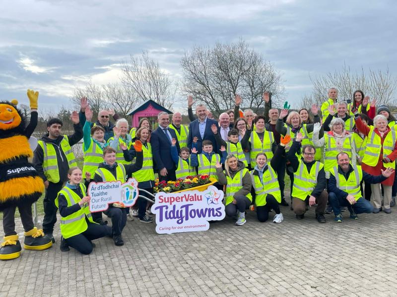 Carrick-on-Shannon launches TidyTowns bid as champions aim for back-to-back glory