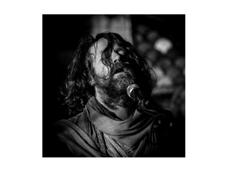 Hot House Flowers frontman Liam &Oacute; Maonla&iacute; coming to Dundalk Gaol