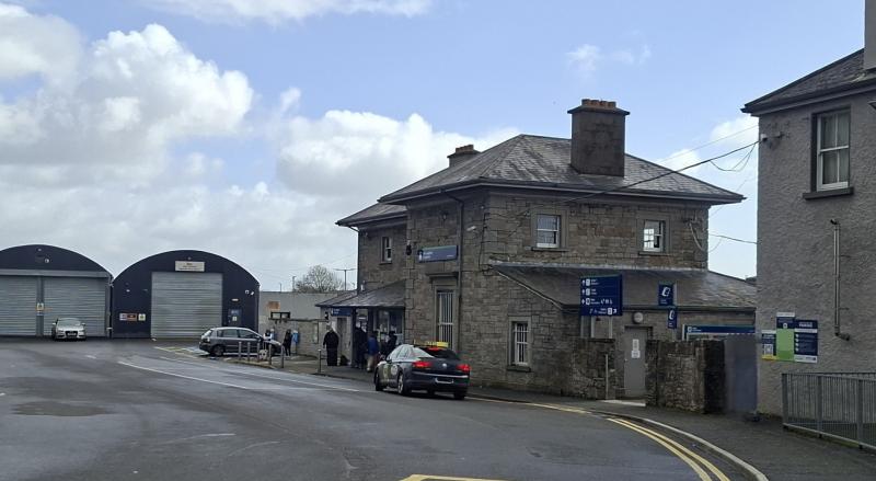 Longford train station 
