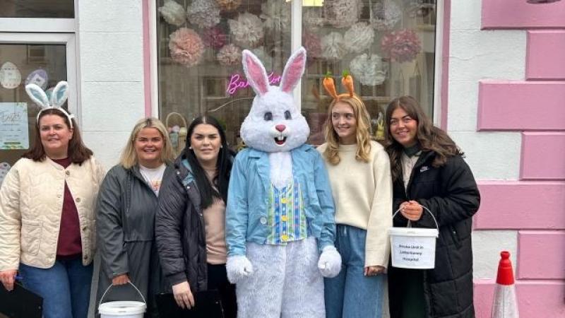 Donegal baker raises &euro;1,725 for youth counselling service