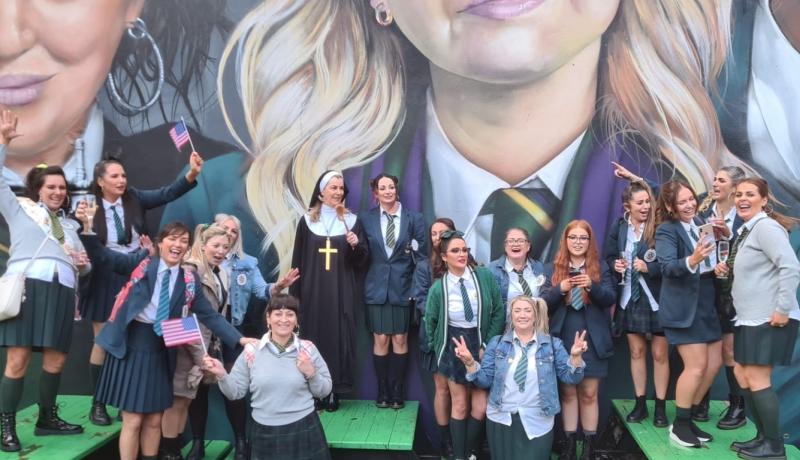 Derry Girl and friends organise very own Derry Girls tour for 40th celebrations 