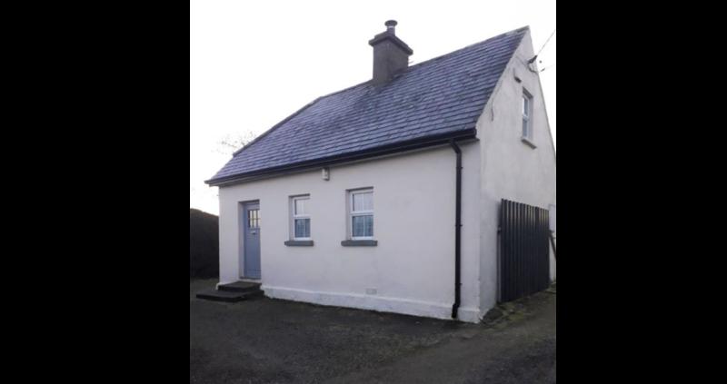 This pretty cottage with a 'panoramic views' of the Tipperary countryside is a steal at €135,000