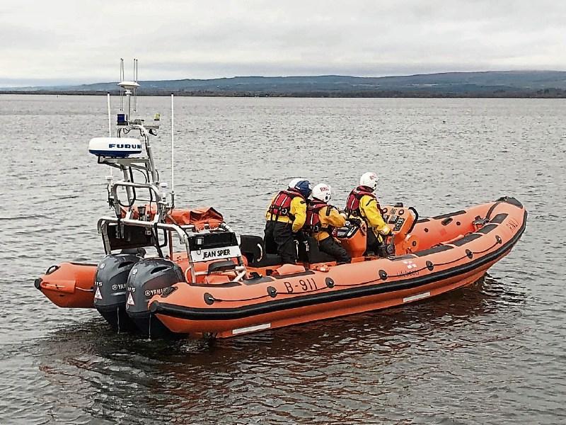 Tipperary RNLI assists two on yacht that ran aground in Lough Derg