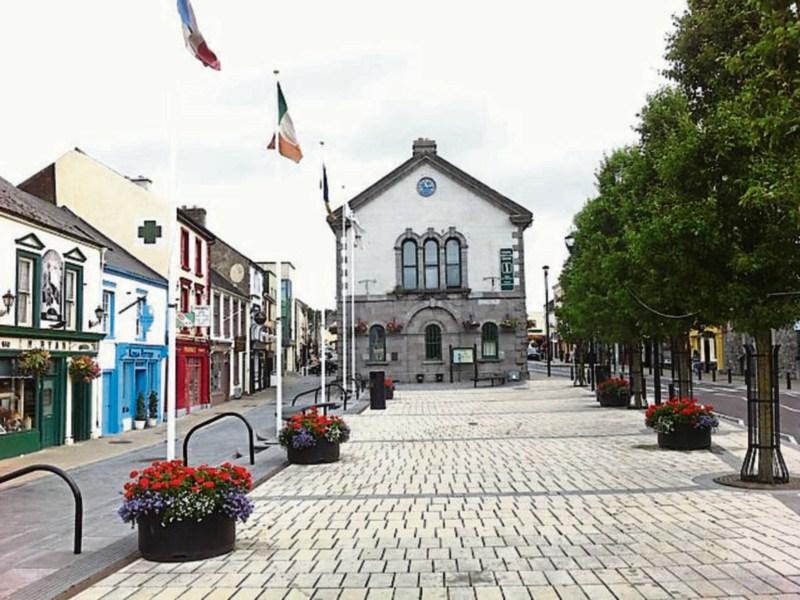 Tipperary councillor questions Department's use of town's hostel for protection applicants