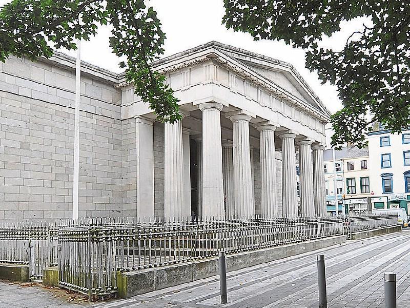 Man (29) assaulted a shopkeeper in Louth after being refused entry as he was barred from the premises