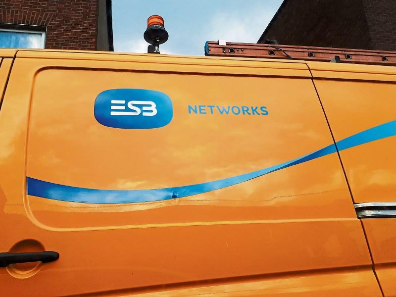ALERT: ESB working to repair a fault that resulted in power outage in Kildare 