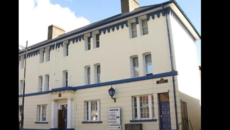 BREAKING: Two bodies  found in house in Cloneen area