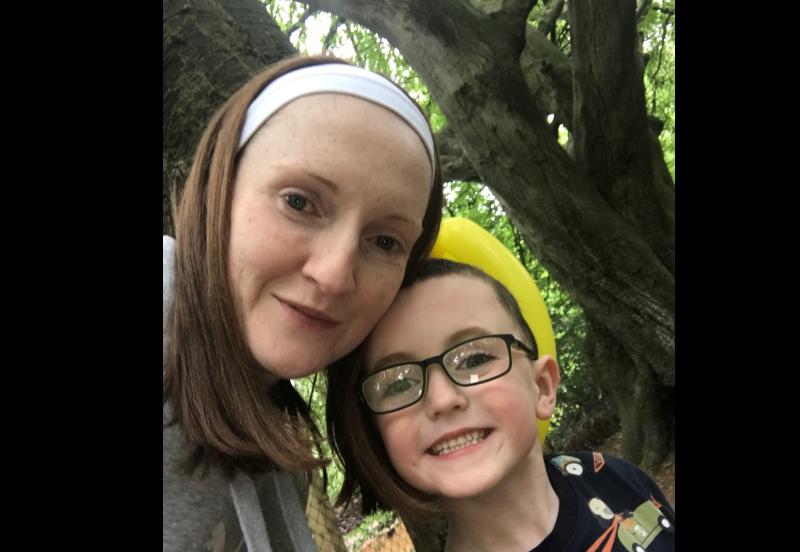 Local family to switch on Christmas Lights of Love for Foyle Hospice in memory of beloved mum