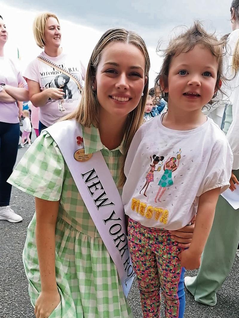 Grace meets new Rose of Tralee on Longford visit