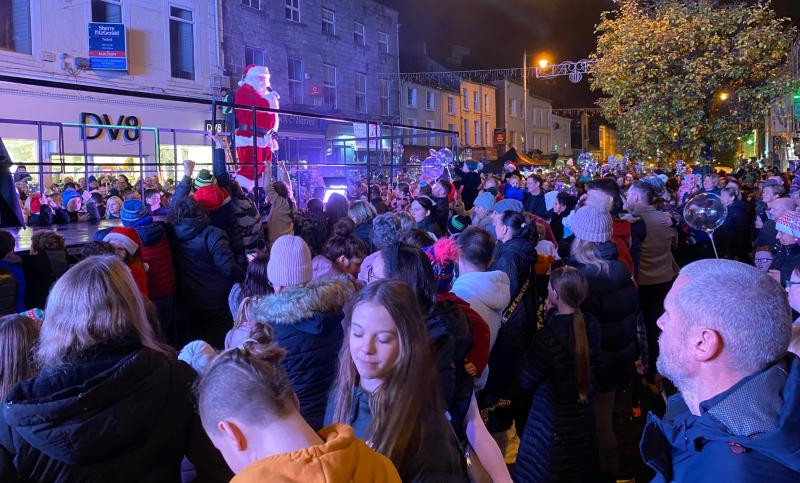 Thousands turn out in Nenagh as Santa arrives to switch on the town's Christmas lights