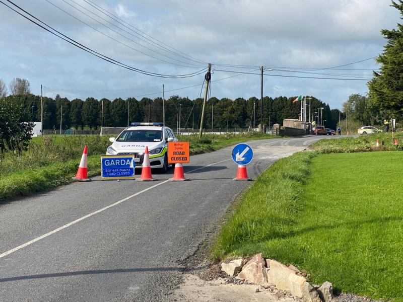 BREAKING: Hand grenade found in west Tipperary. Road closed awaiting Bomb Disposal Unit
