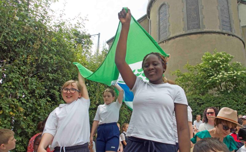 Carrick-on-Suir's Presentation School and Further Education Training Centre raise Green Flags