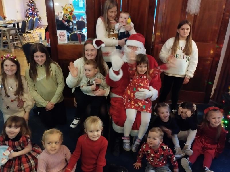 Santa's visit to Tipperary Golf Club was met with wide-eyed wonder and cheering 