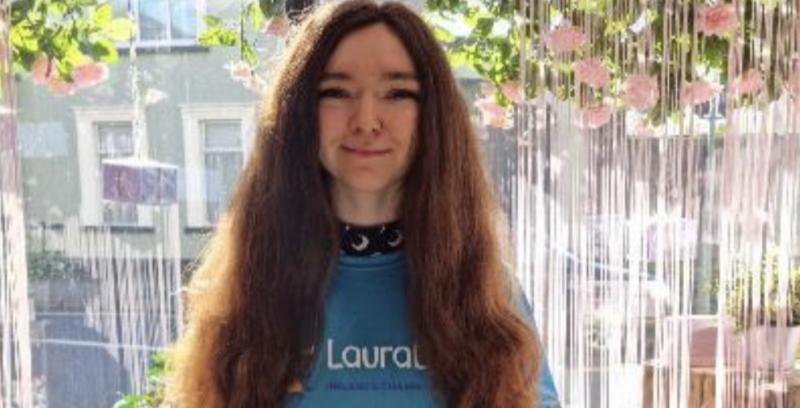 Jennifer  lets her hair down for the LauraLynn Foundation