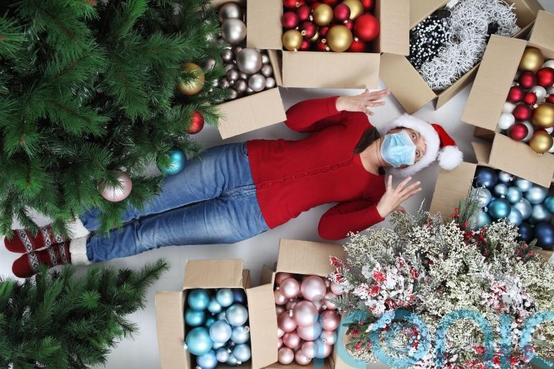 Should you take your Christmas decorations down right now, or keep them up as long as possible?