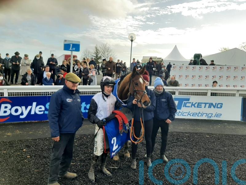 Teahupoo rallies to lift Limerick Hurdle