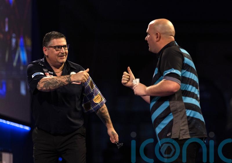 New-look Gary Anderson finds form to defeat Rob Cross and reach quarter-finals