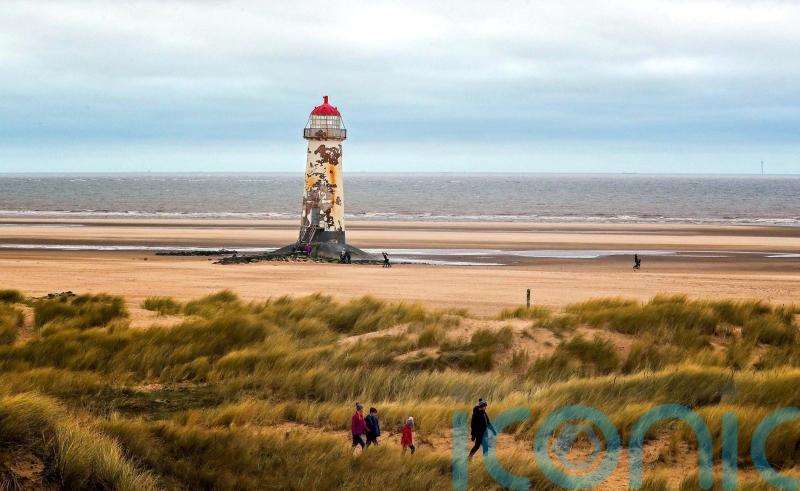 Britain ends 2021 with hottest New Year’s Eve on record