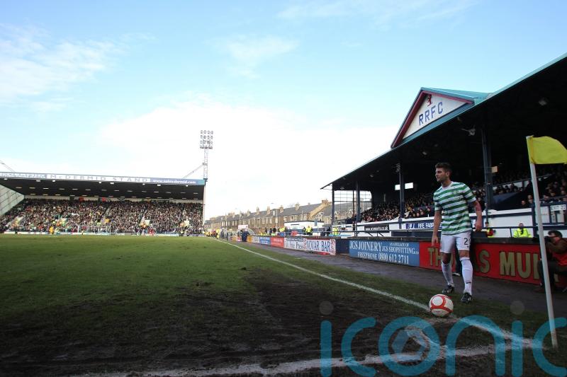 Raith miss chance to go second in goalless Dunfermline draw