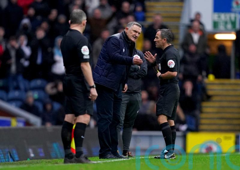 Tony Mowbray furious with ’embarrassing’ refereeing decisions in Blackburn draw