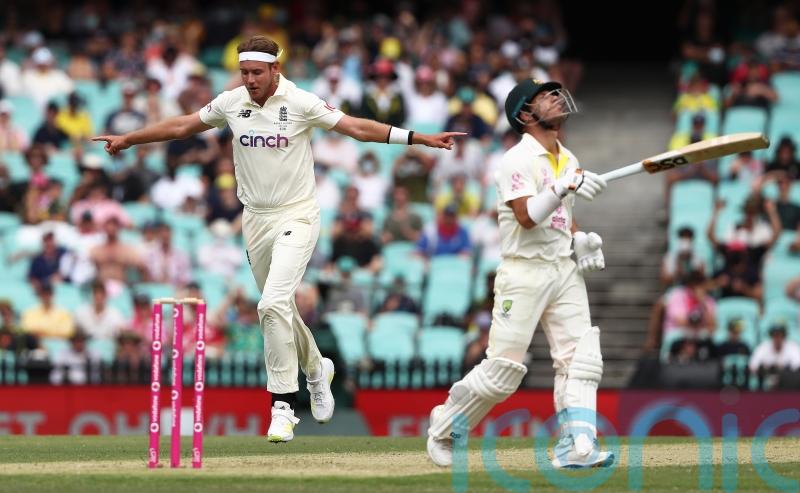 Stuart Broad wins battle with David Warner on rain-affected first day in Sydney