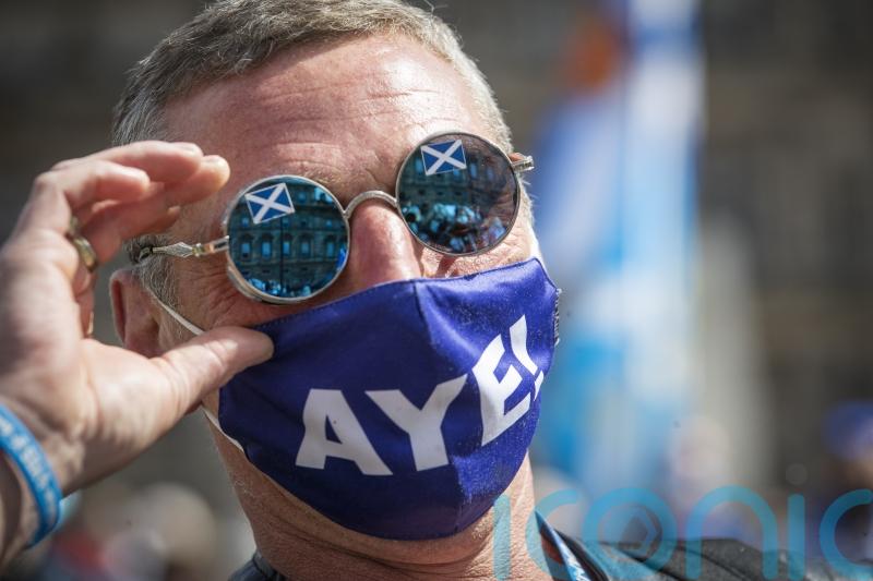 Call for indyref2 to include devo-max option branded ‘idiotic’