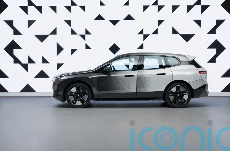 BMW reveals colour-changing paint job