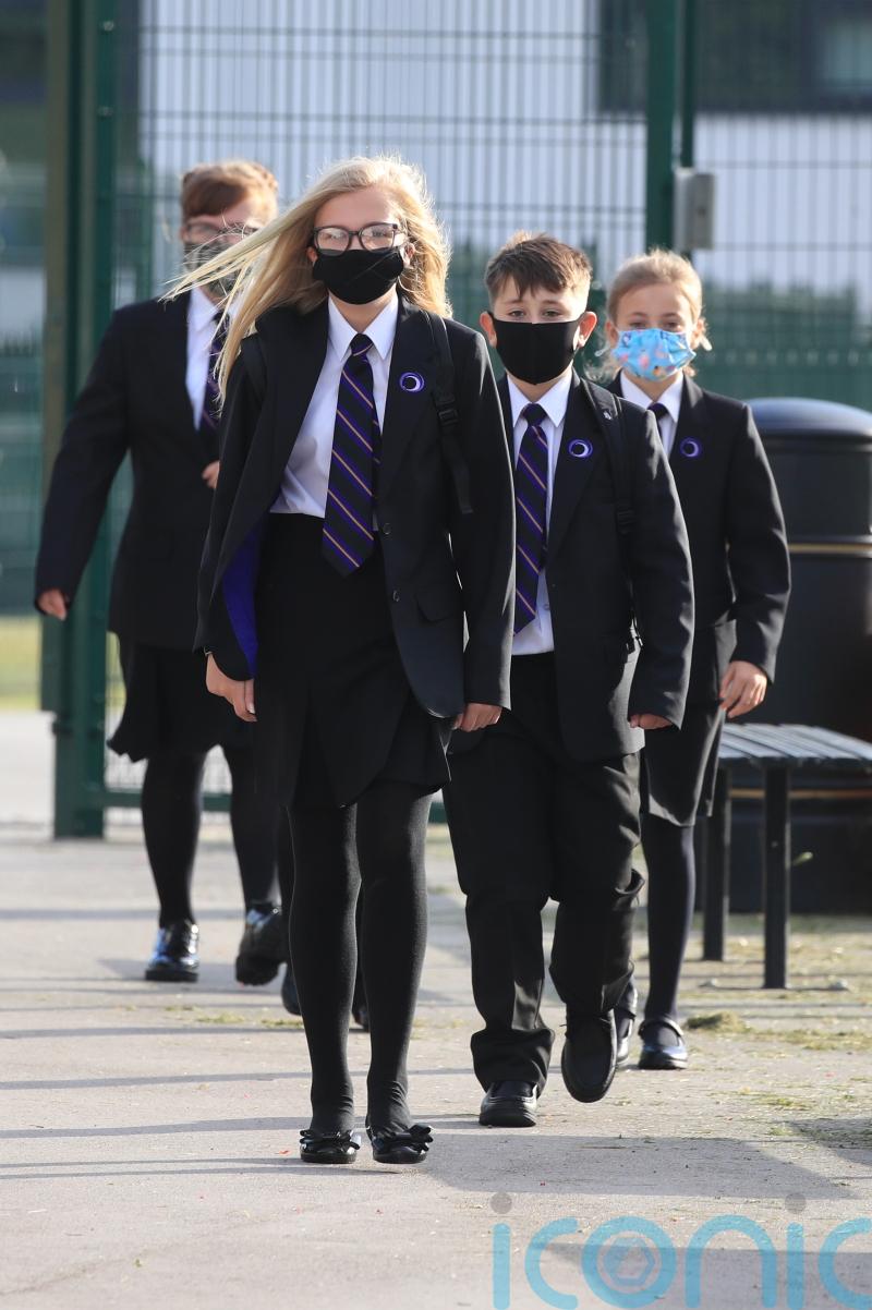 Evidence on effectiveness of face masks in schools ‘inconclusive’, review finds