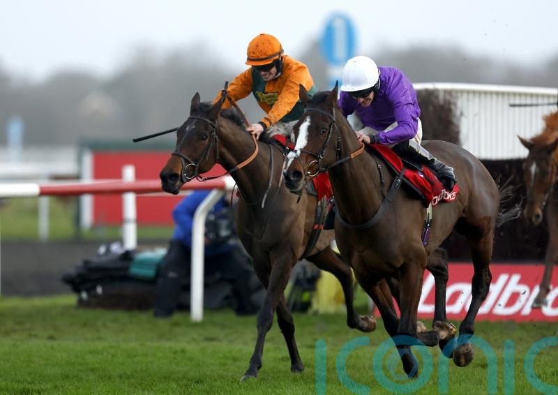 Big Kempton chase the target for Five Star Getaway