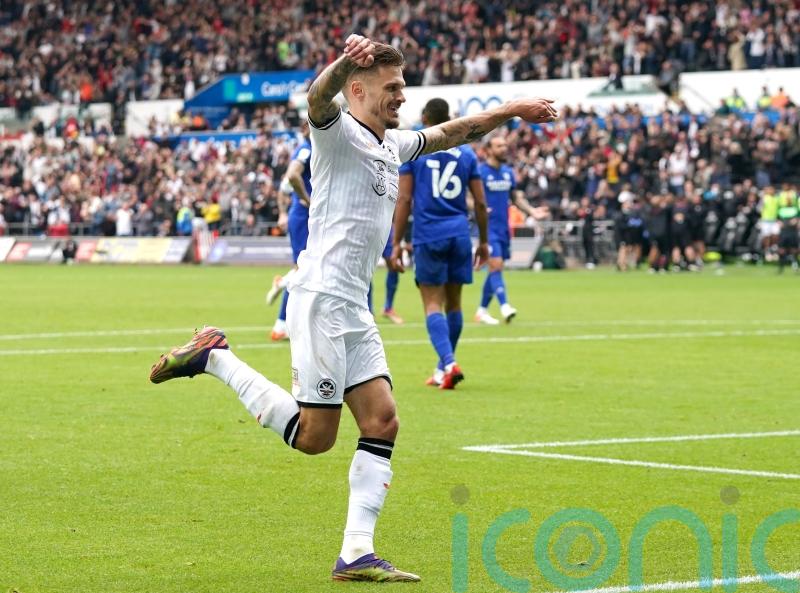 Jamie Paterson to stay at Swansea until the summer of 2023