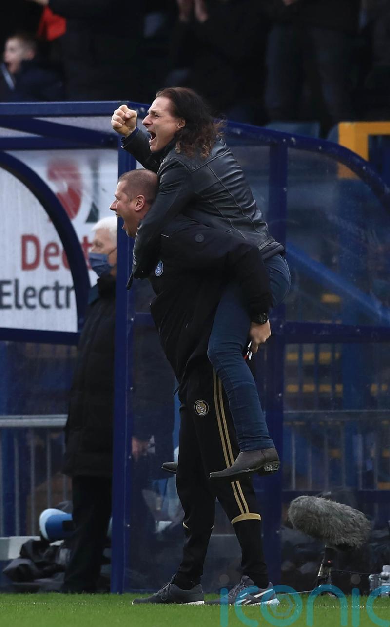 Gareth Ainsworth praises Wycombe players as dramatic finish denies Sunderland