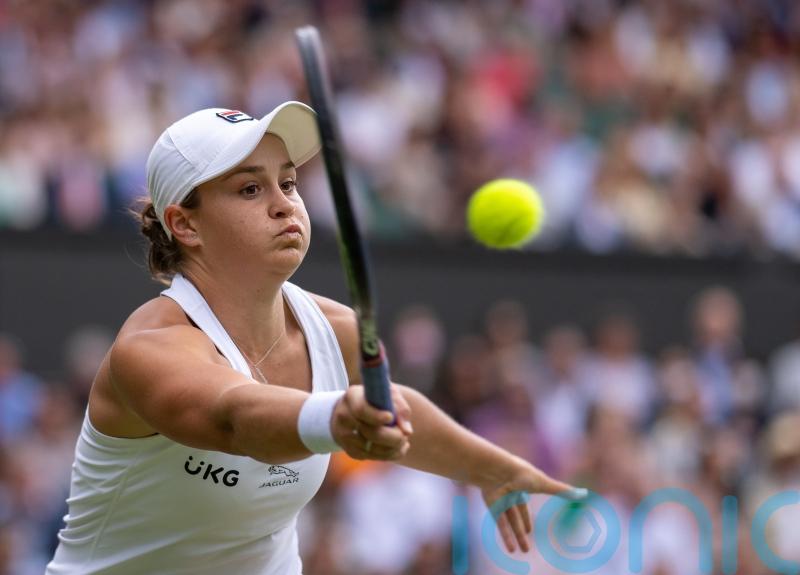 Ashleigh Barty warms up for Australian Open with Adelaide title