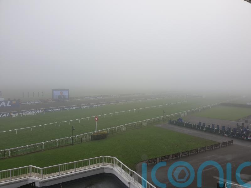 Fog threat to big Kempton card