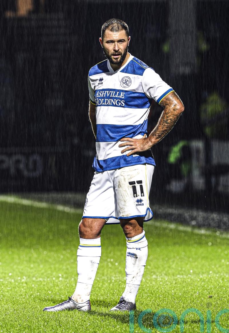 Charlie Austin’s late header keeps QPR in the promotion hunt