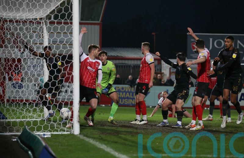 Returning Chuks Aneke rescues late point for Charlton