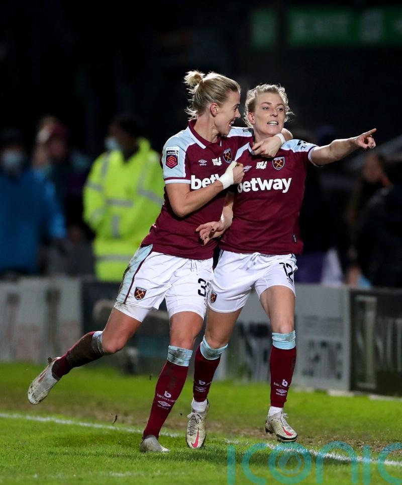 Last-gasp header from Kate Longhurst earns West Ham draw with Tottenham