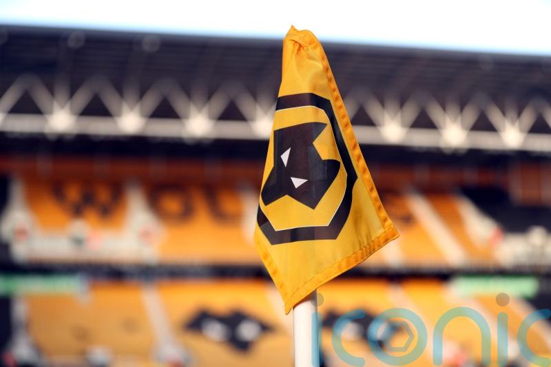 Wolves add to Portuguese contingent with signing of winger Chiquinho