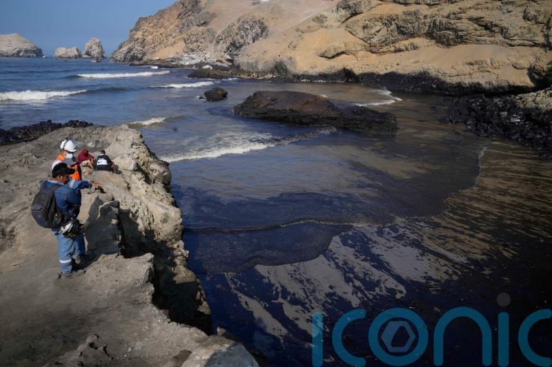 Fishermen protest after eruption causes oil spill in Peru