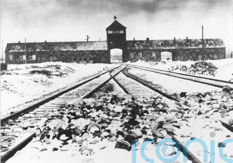 UN approves resolution to condemn denial of the Holocaust
