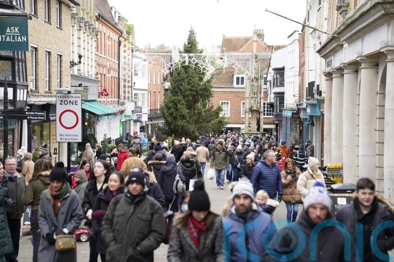 Retail sales drop in December as Omicron bites